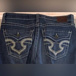 Big Star Remy size 31L waist                        32 1/2 inseam. Rise 8